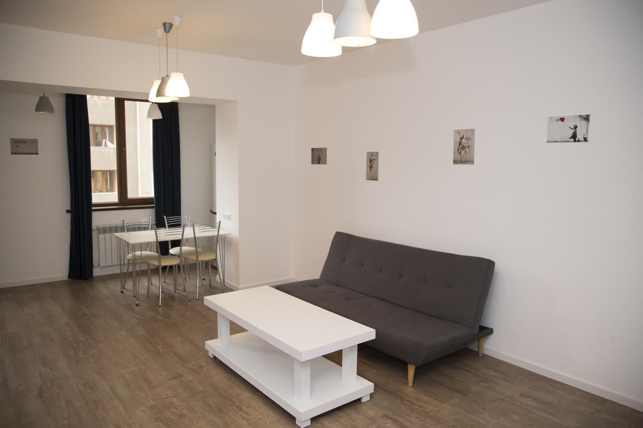 Apartments On Mashtots By Picnic エレバン エクステリア 写真