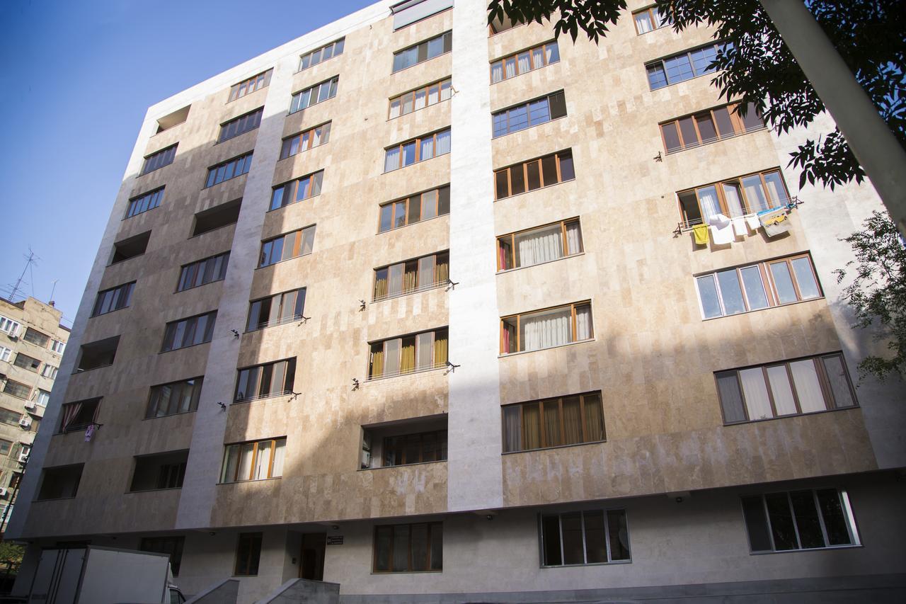 Apartments On Mashtots By Picnic エレバン エクステリア 写真
